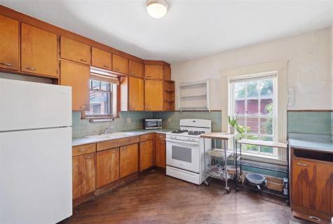 214 N Gilbert Street Iowa City IA 52240