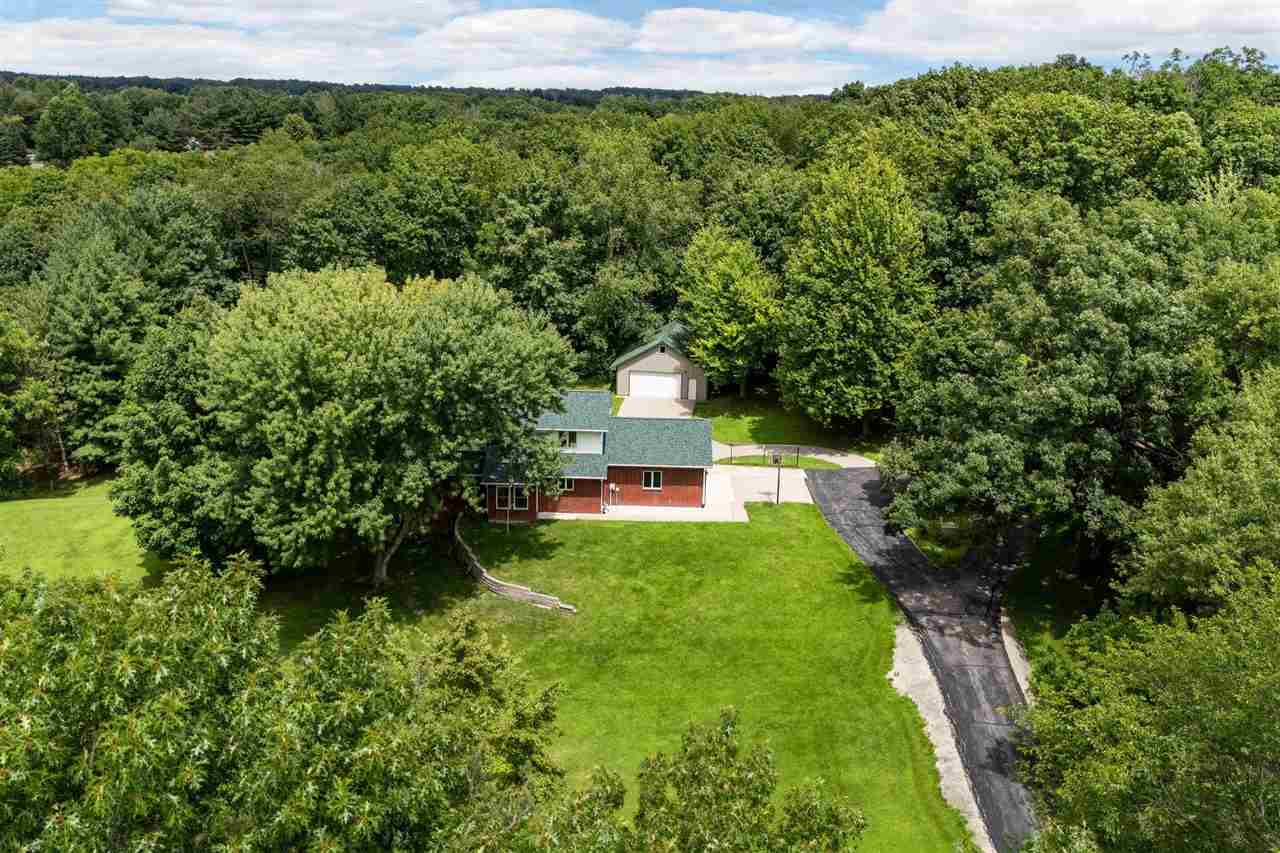 4698 Fox Lane NE Iowa City IA 52240