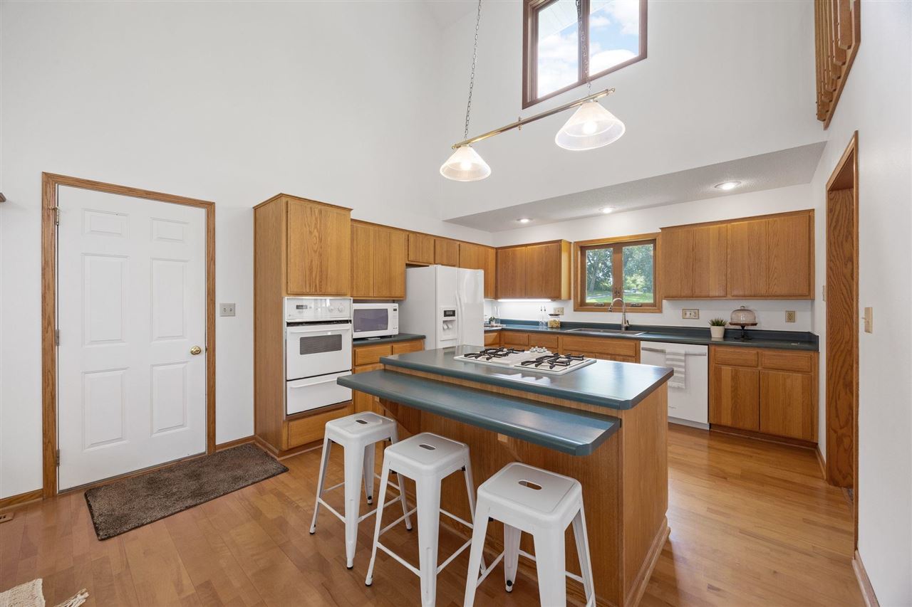 4698 Fox Lane NE Iowa City IA 52240