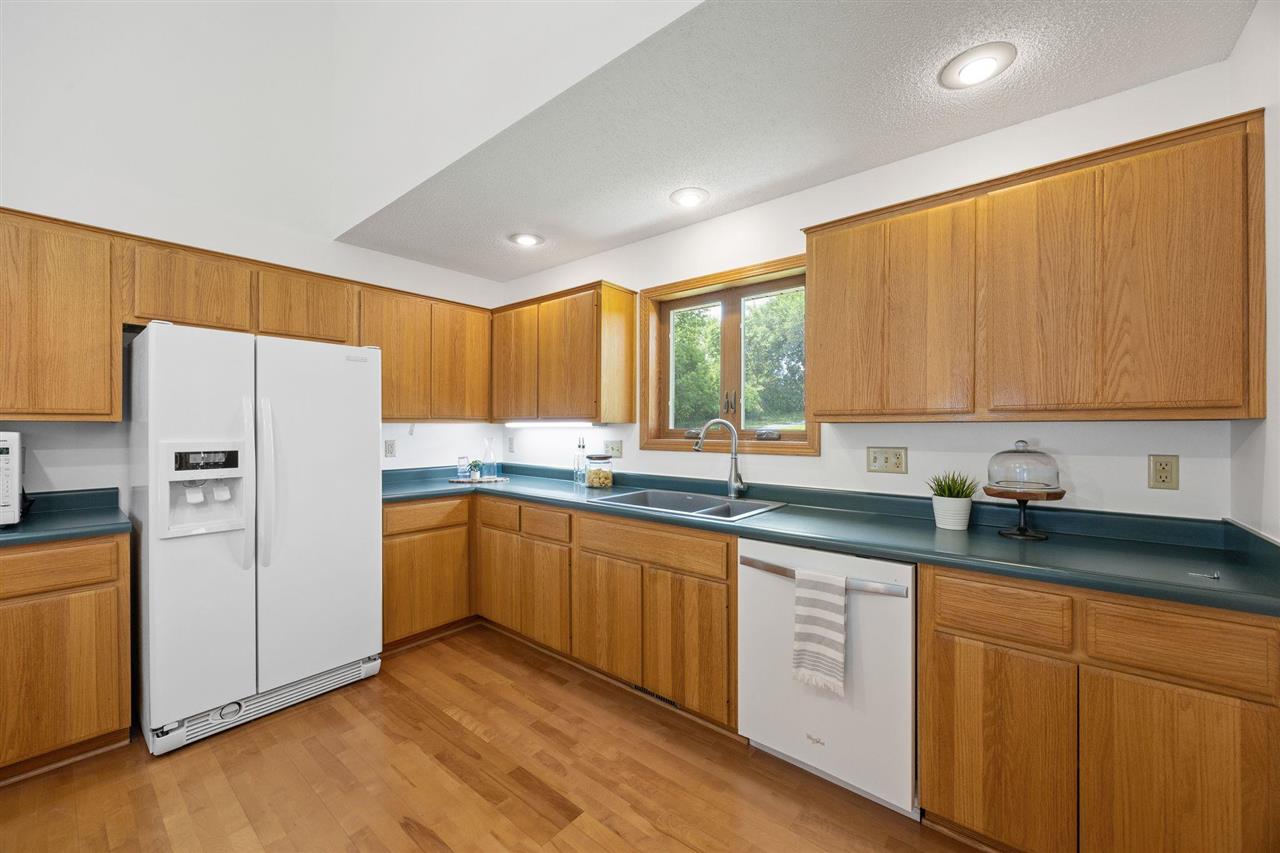 4698 Fox Lane NE Iowa City IA 52240