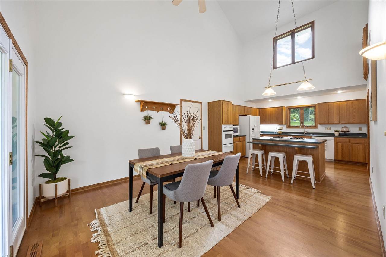 4698 Fox Lane NE Iowa City IA 52240