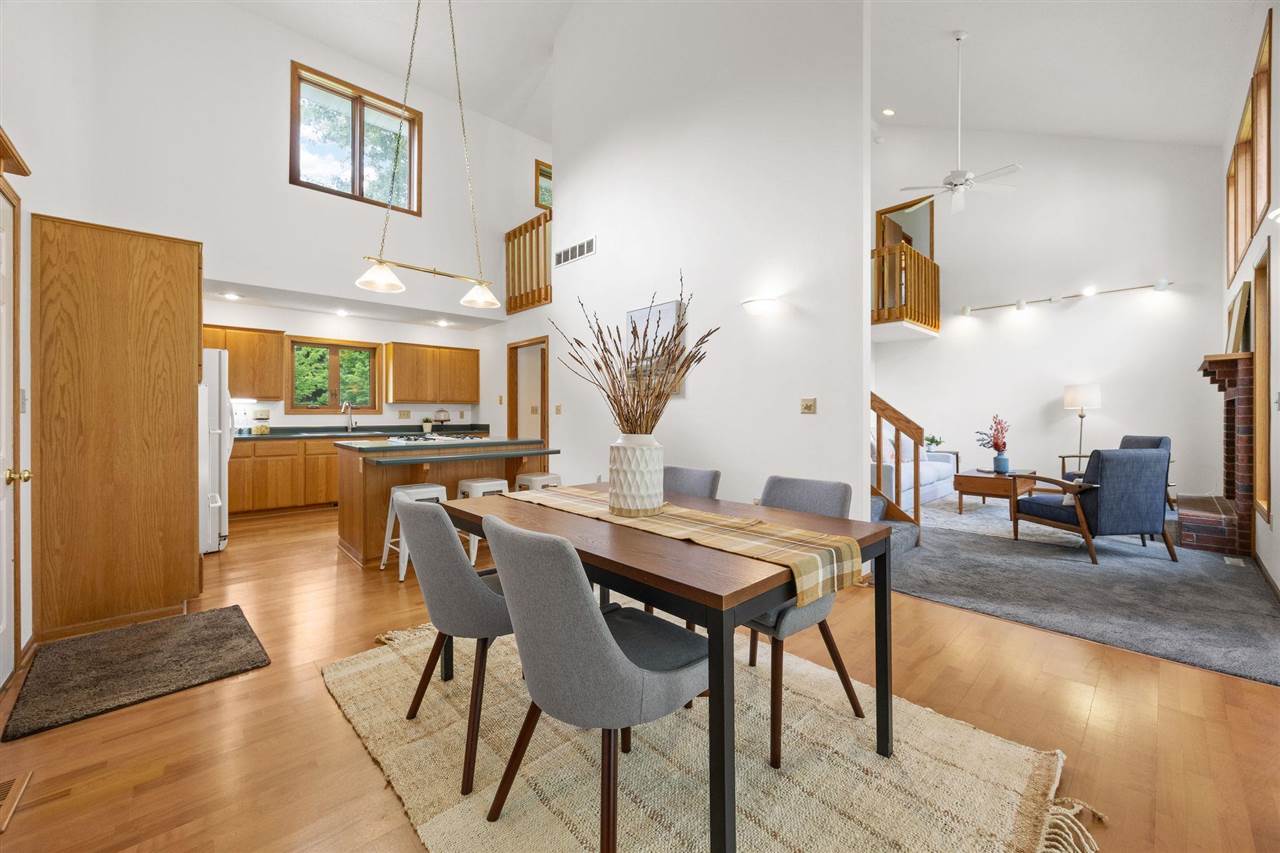 4698 Fox Lane NE Iowa City IA 52240