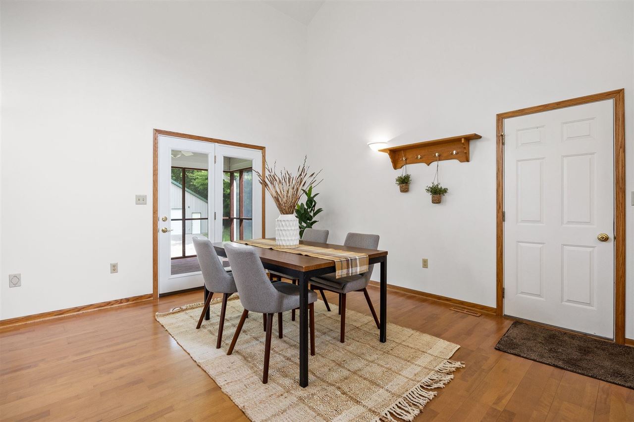 4698 Fox Lane NE Iowa City IA 52240