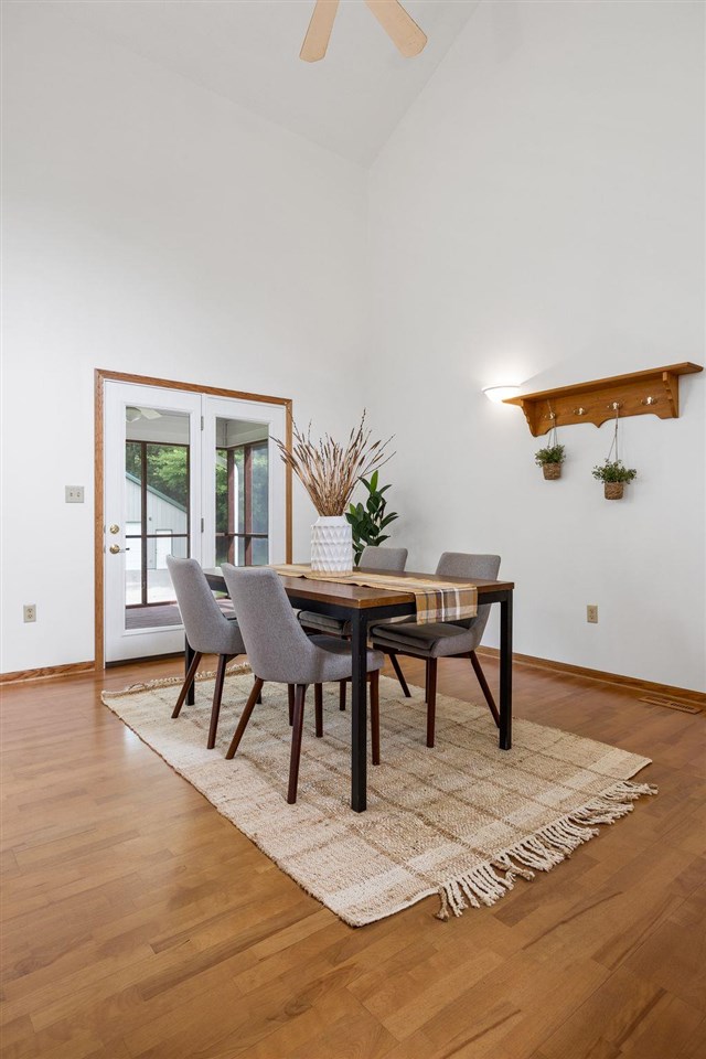 4698 Fox Lane NE Iowa City IA 52240