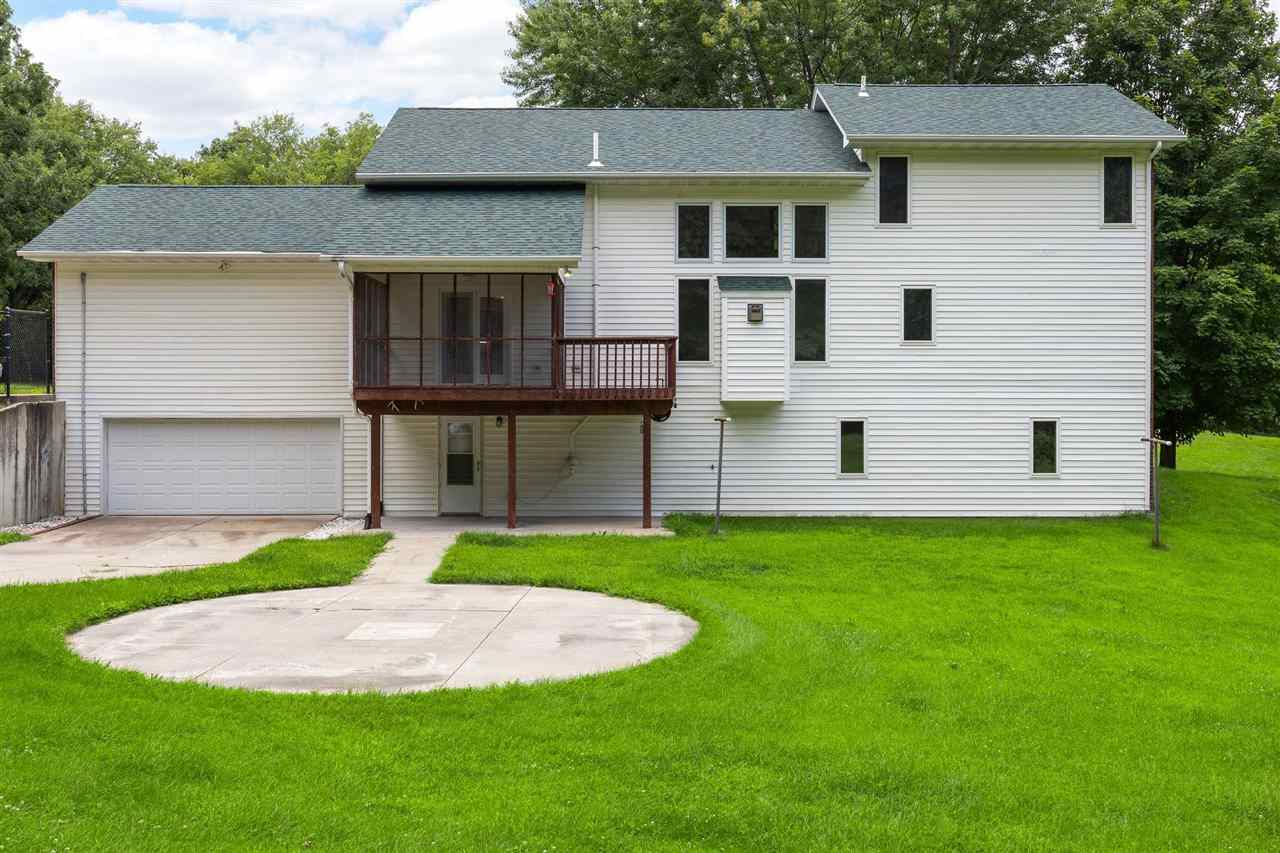 4698 Fox Lane NE Iowa City IA 52240