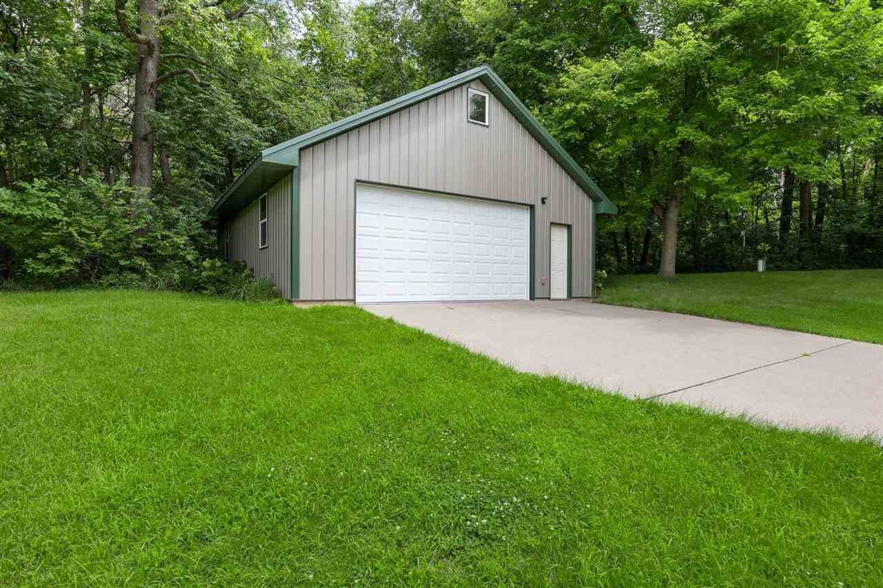 4698 Fox Lane NE Iowa City IA 52240