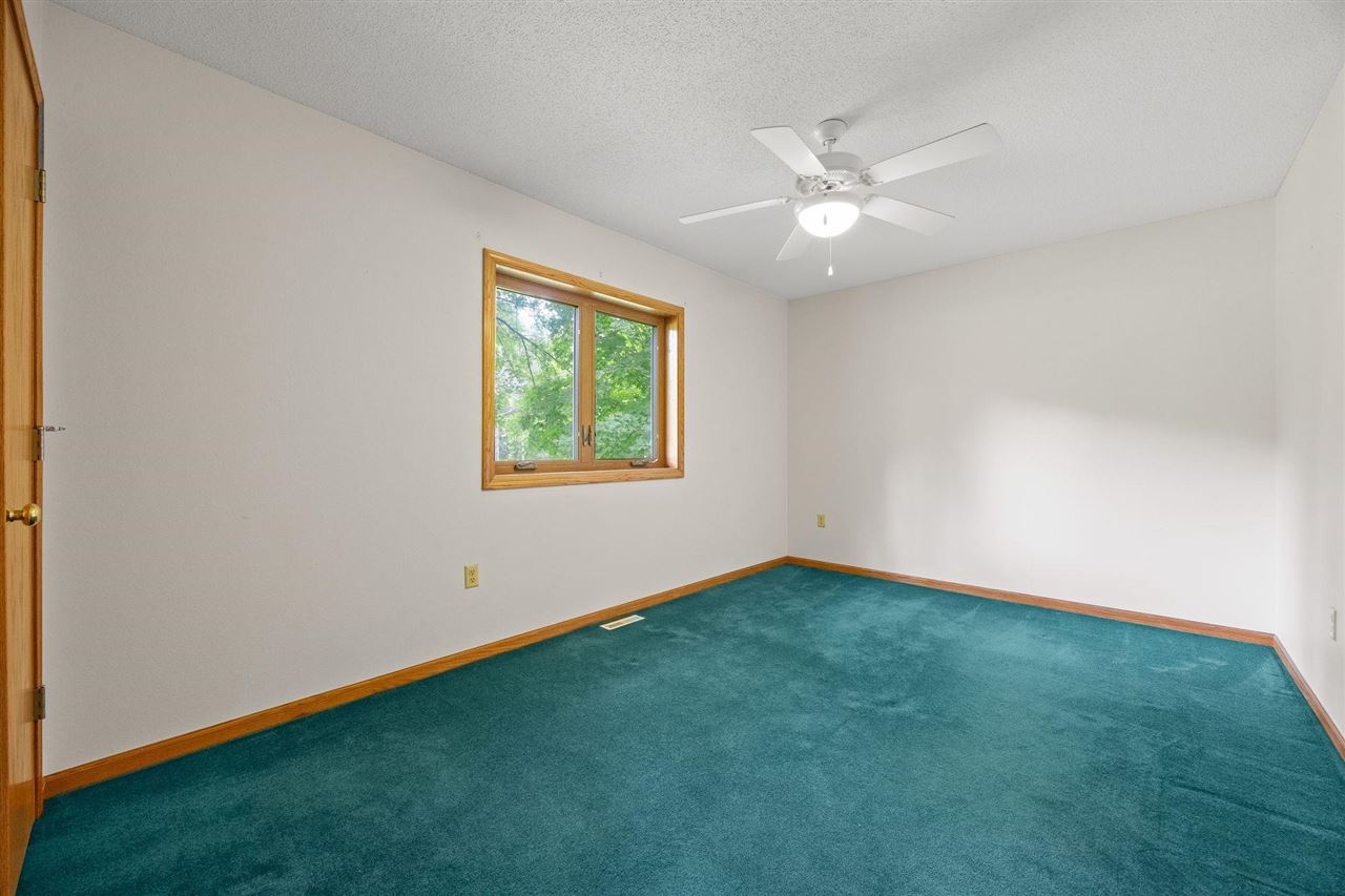 4698 Fox Lane NE Iowa City IA 52240