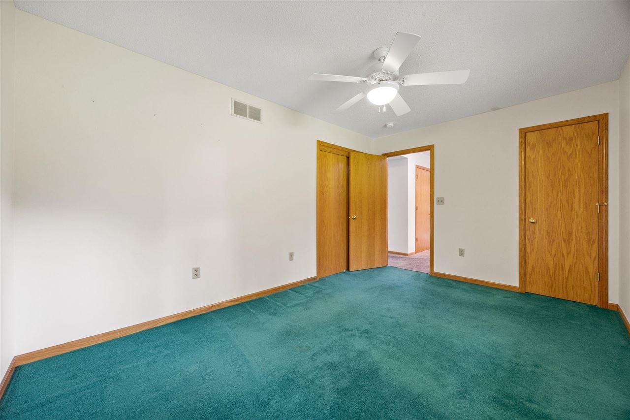 4698 Fox Lane NE Iowa City IA 52240