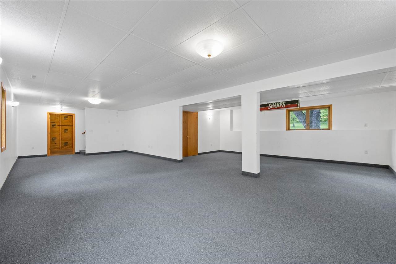 4698 Fox Lane NE Iowa City IA 52240