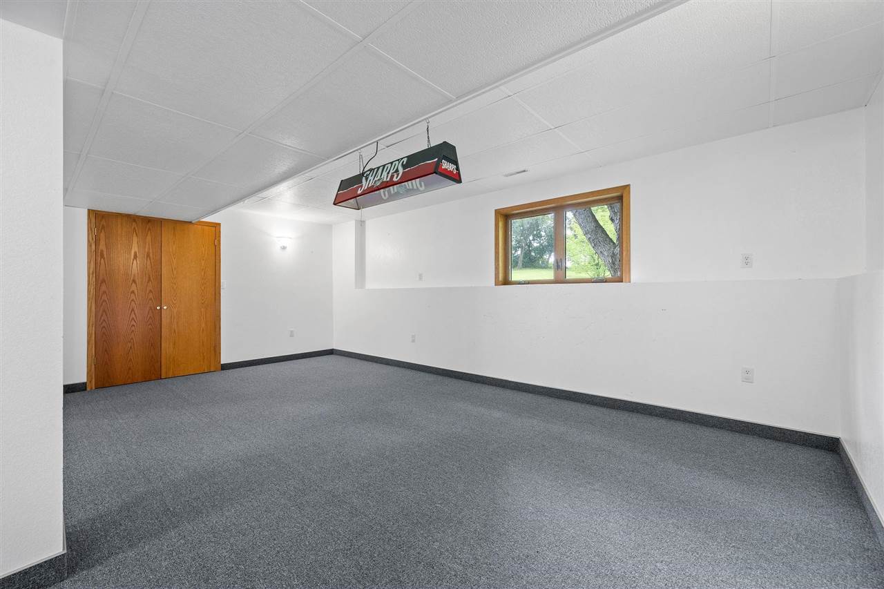 4698 Fox Lane NE Iowa City IA 52240