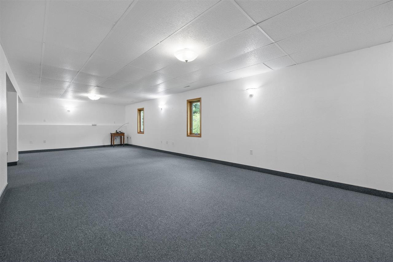 4698 Fox Lane NE Iowa City IA 52240