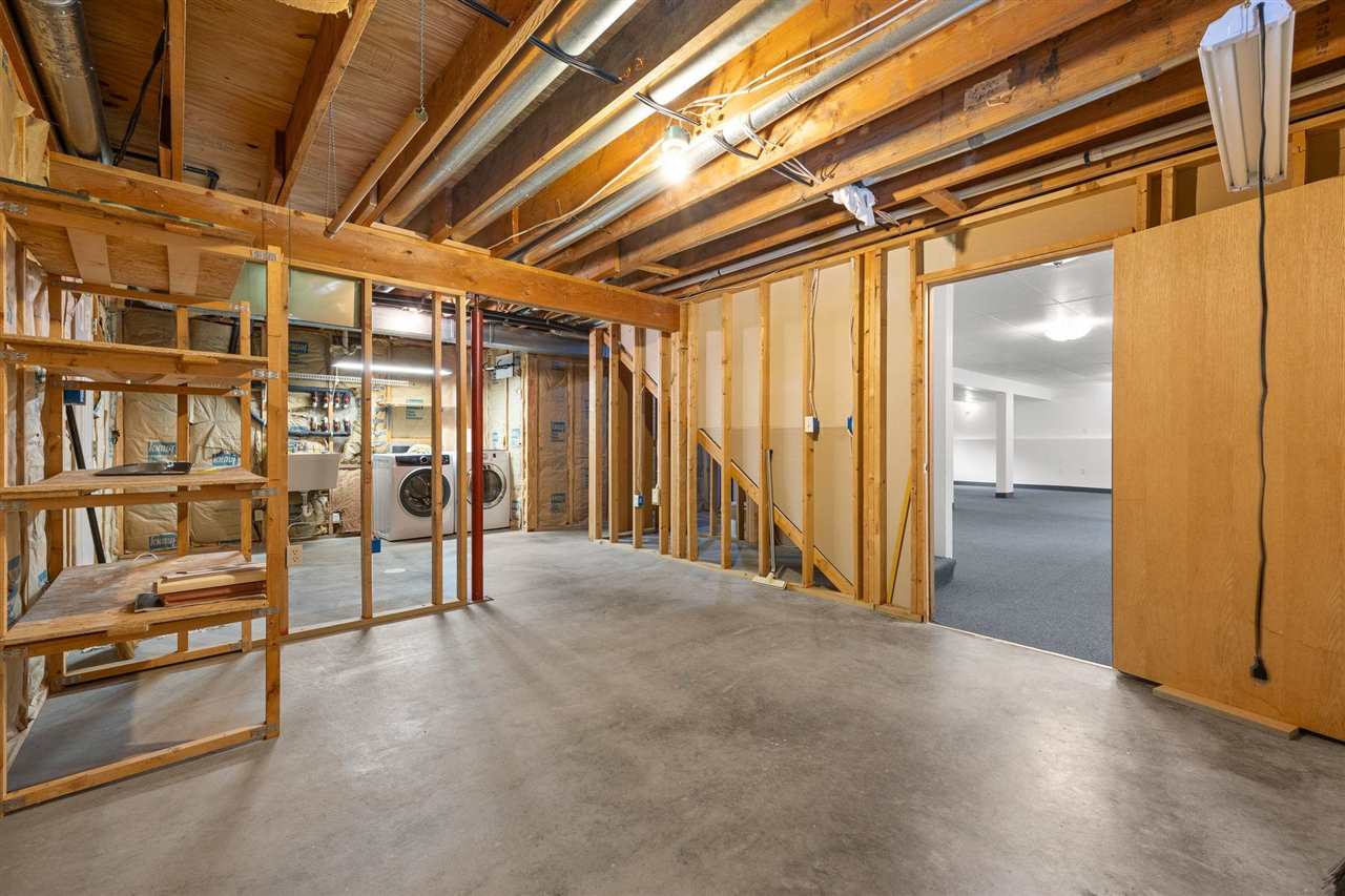 4698 Fox Lane NE Iowa City IA 52240