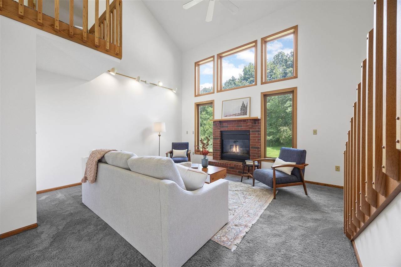 4698 Fox Lane NE Iowa City IA 52240