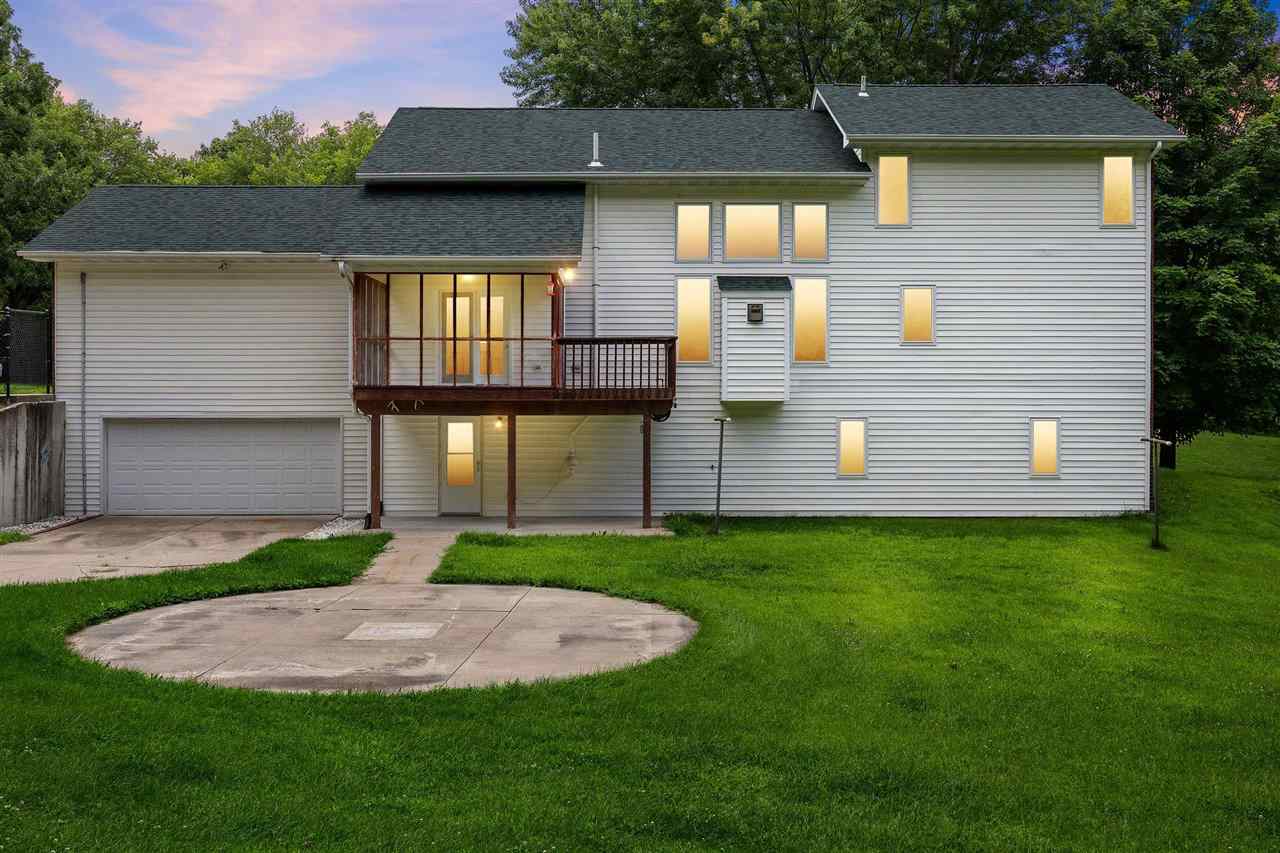 4698 Fox Lane NE Iowa City IA 52240