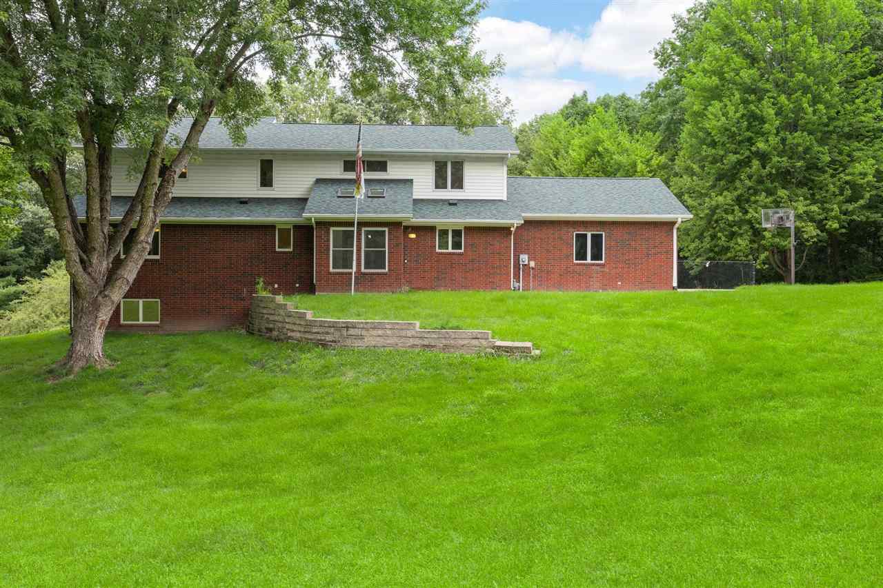 4698 Fox Lane NE Iowa City IA 52240