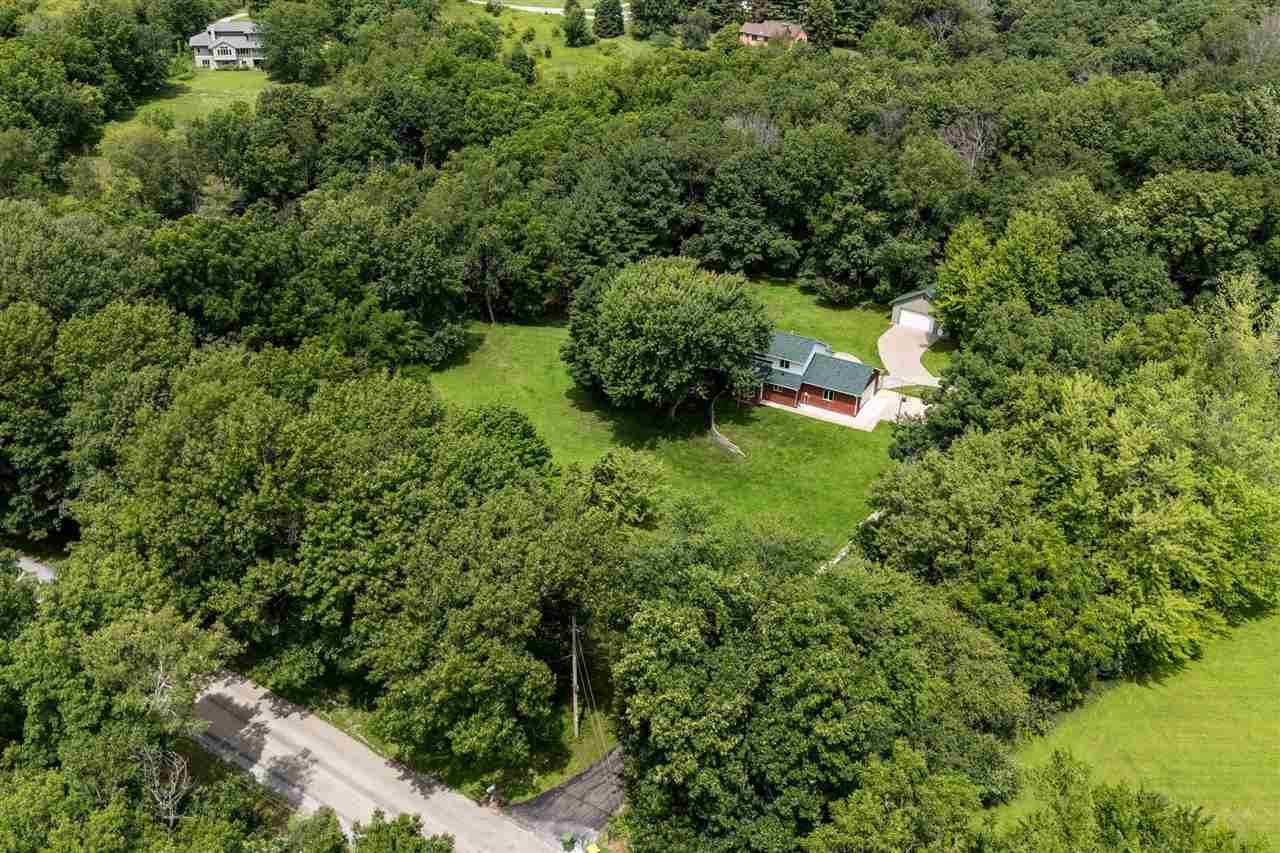 4698 Fox Lane NE Iowa City IA 52240