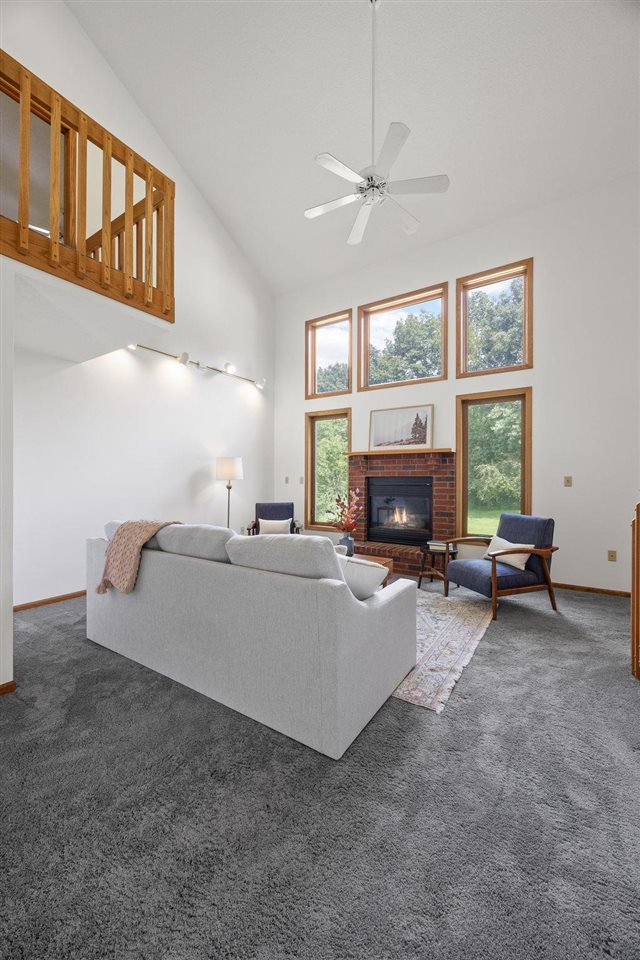 4698 Fox Lane NE Iowa City IA 52240