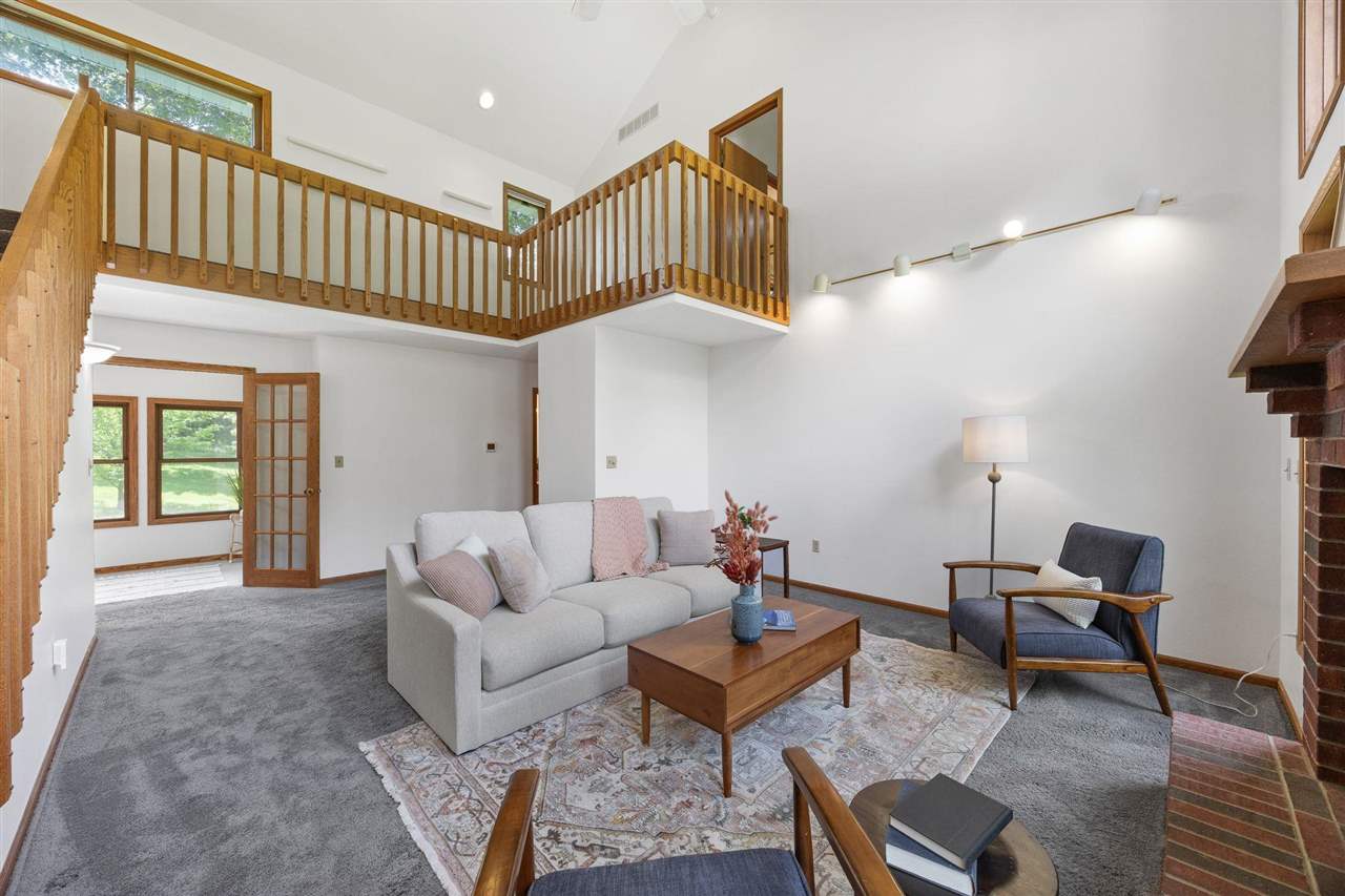 4698 Fox Lane NE Iowa City IA 52240