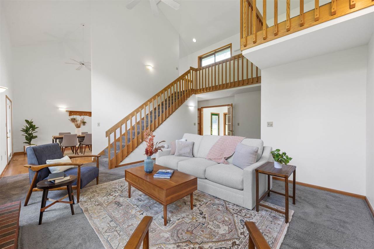 4698 Fox Lane NE Iowa City IA 52240