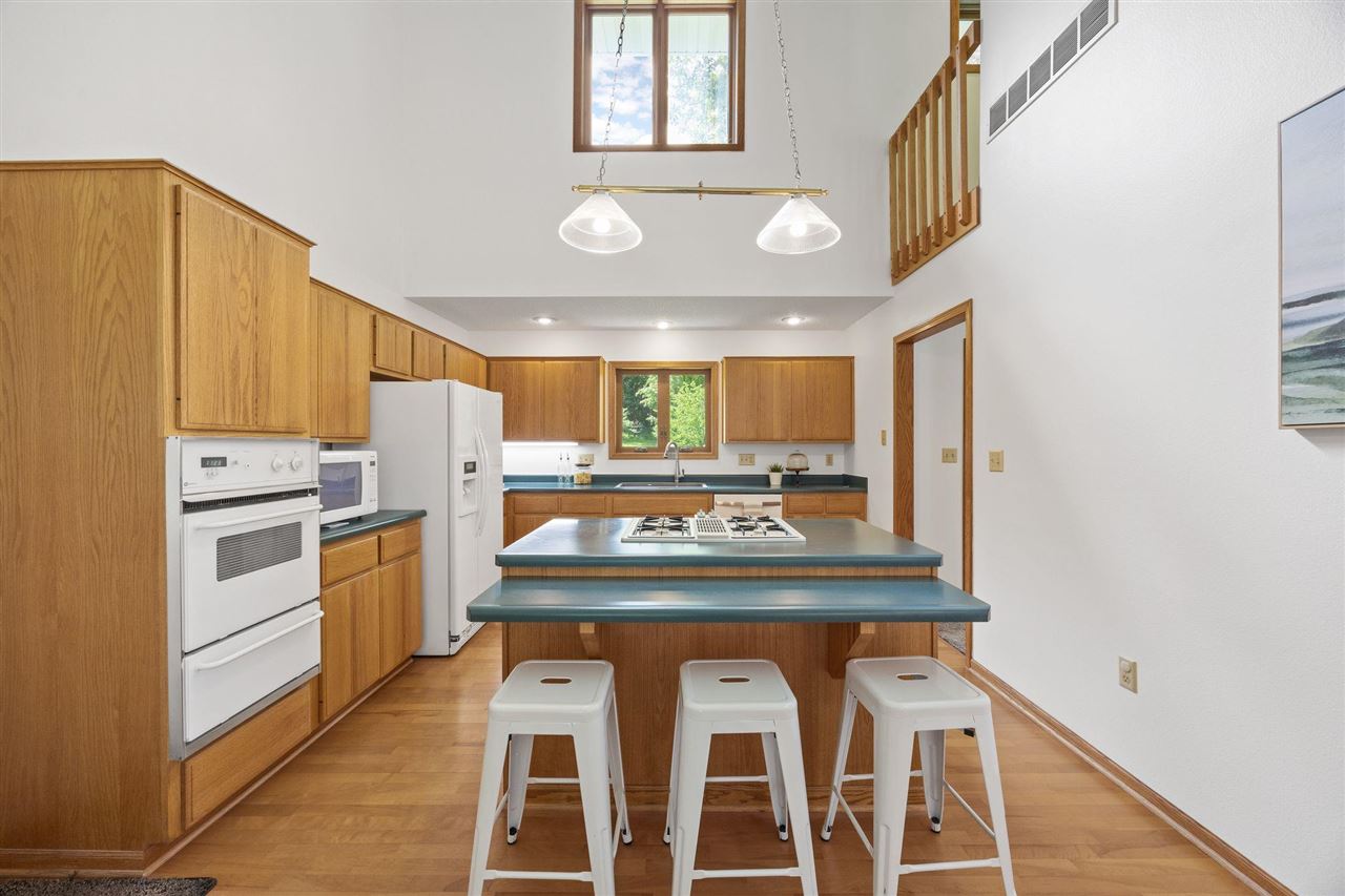 4698 Fox Lane NE Iowa City IA 52240