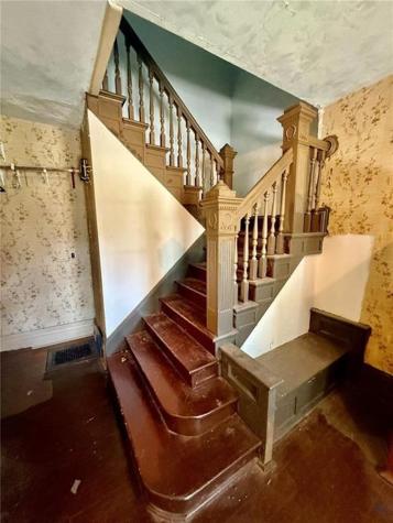 421 S 4th Avenue Washington IA 52353