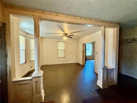 421 S 4th Avenue Washington IA 52353