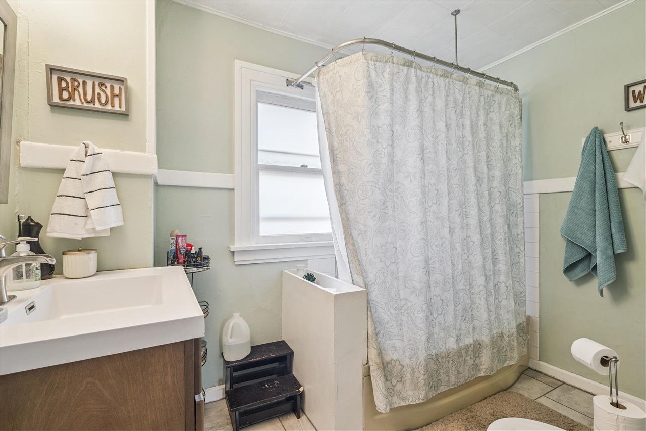 250 Highland Drive NW Cedar Rapids IA 52405