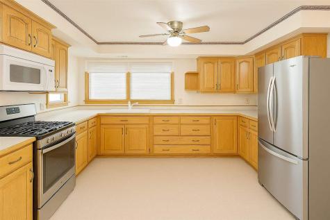 907 Mckinley Avenue Lowden IA 52255