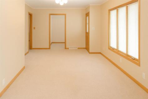 907 Mckinley Avenue Lowden IA 52255