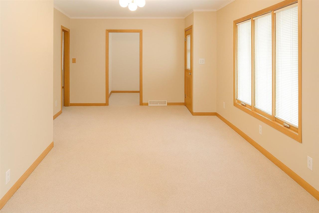 907 Mckinley Avenue Lowden IA 52255
