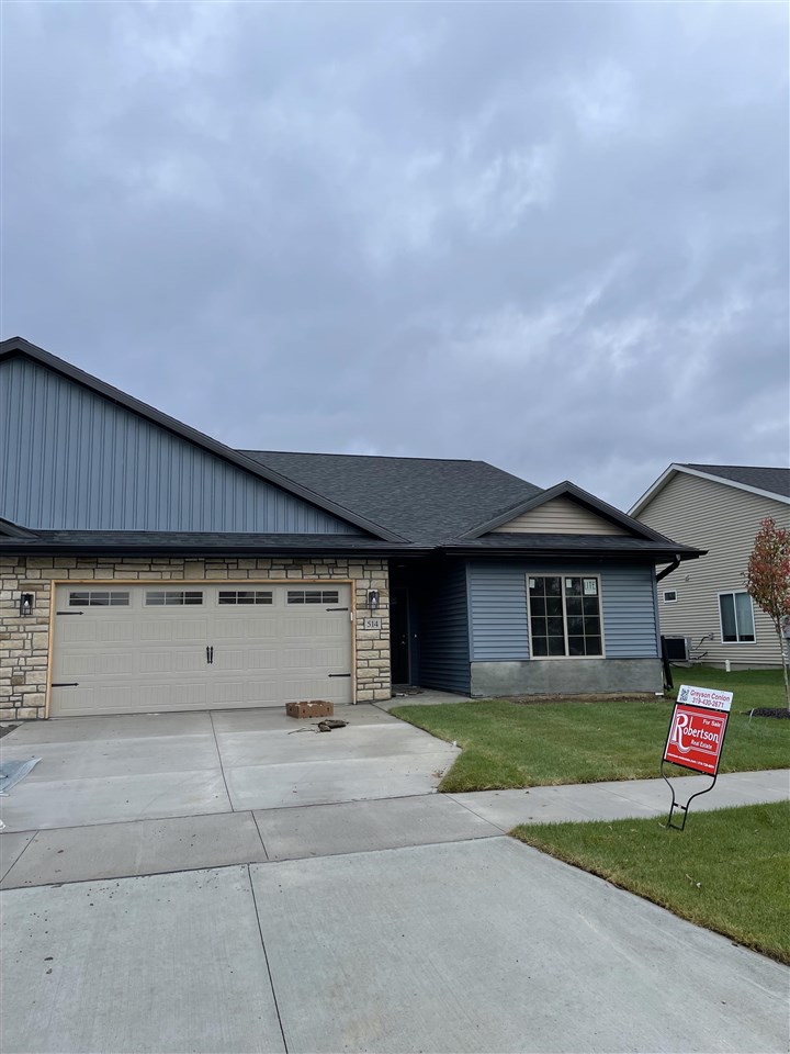 406 Elizabeth Lane Tiffin IA 52340