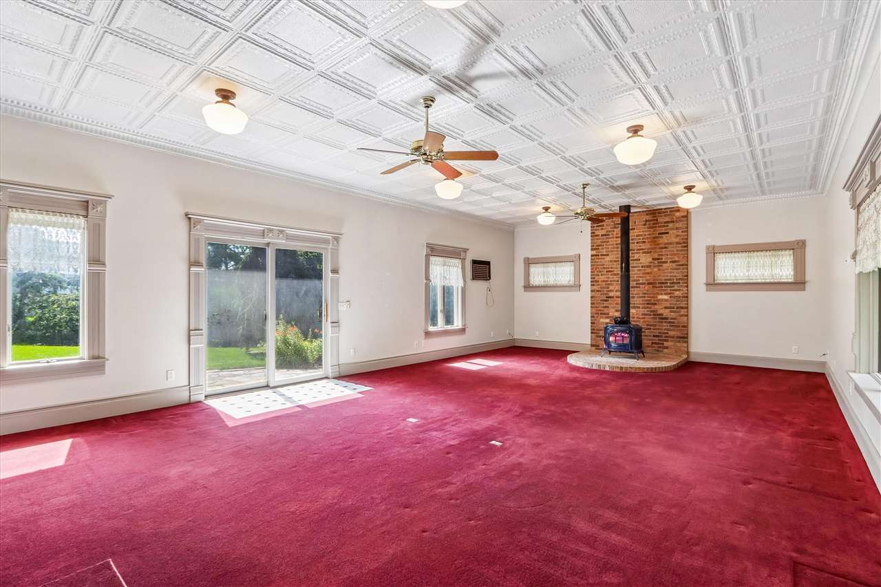532 Olive Street Iowa City IA 52246