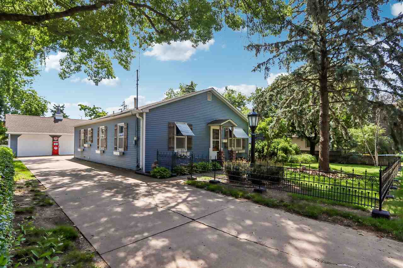 532 Olive Street Iowa City IA 52246