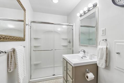532 Olive Street Iowa City IA 52246