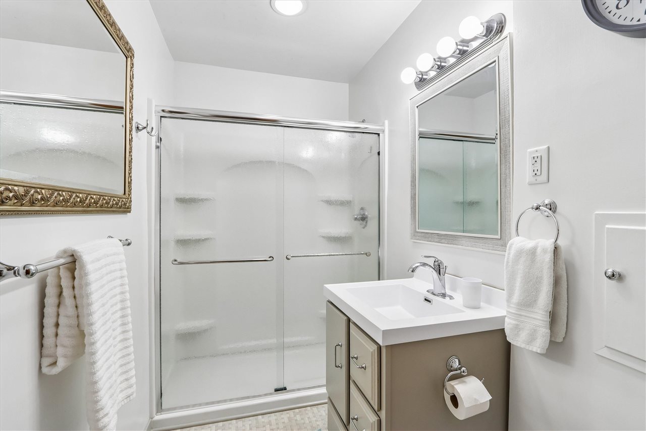 532 Olive Street Iowa City IA 52246