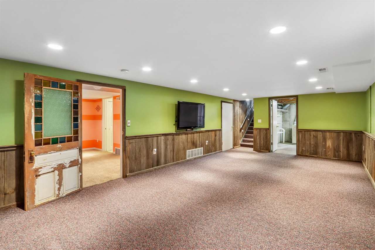532 Olive Street Iowa City IA 52246