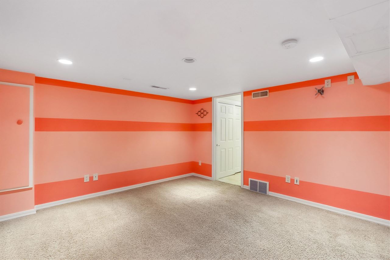 532 Olive Street Iowa City IA 52246