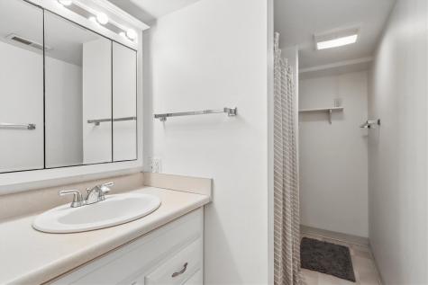 532 Olive Street Iowa City IA 52246