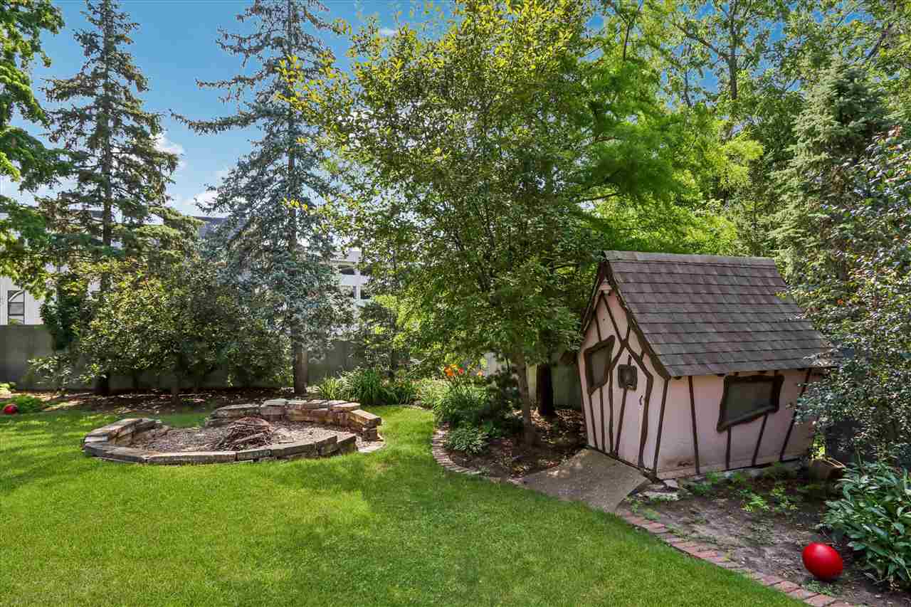532 Olive Street Iowa City IA 52246