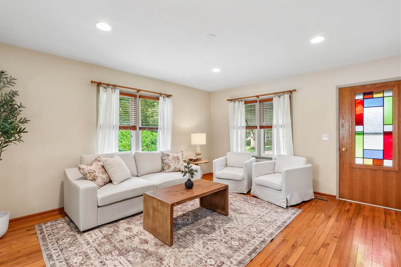532 Olive Street Iowa City IA 52246