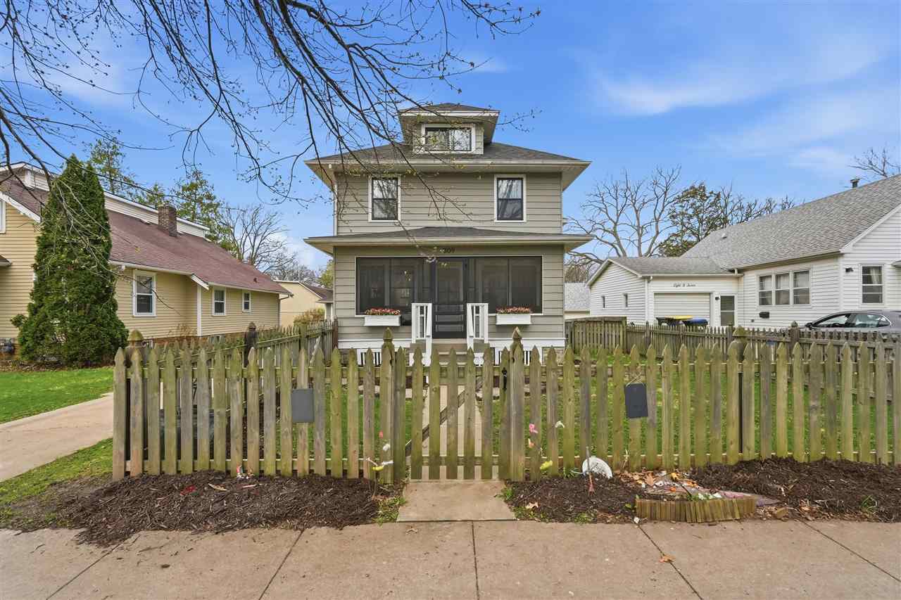 809 S 7th Avenue Iowa City IA 52245