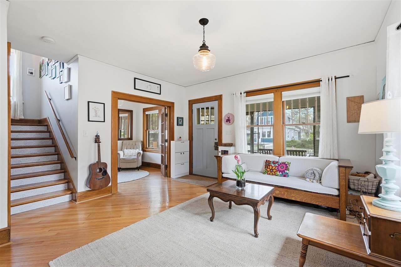 809 S 7th Avenue Iowa City IA 52245