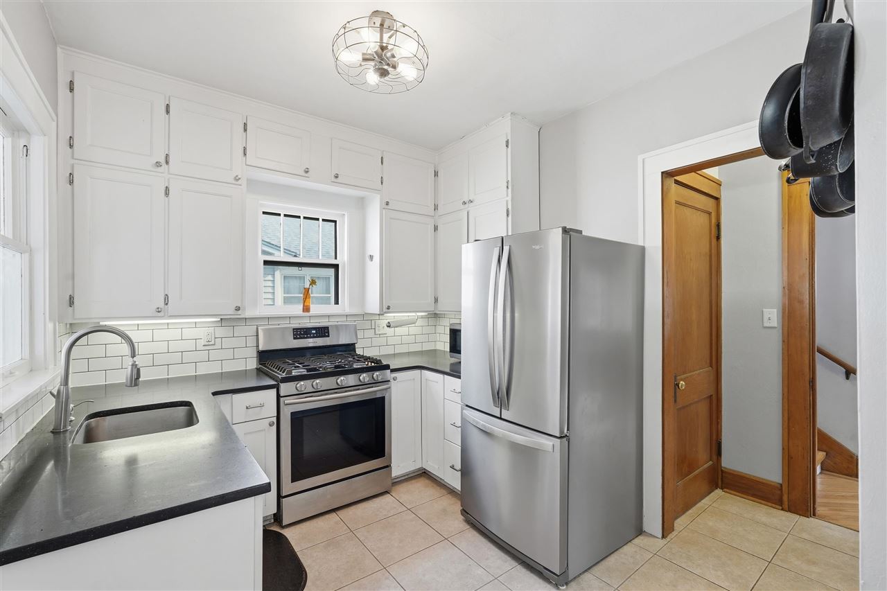 809 S 7th Avenue Iowa City IA 52245