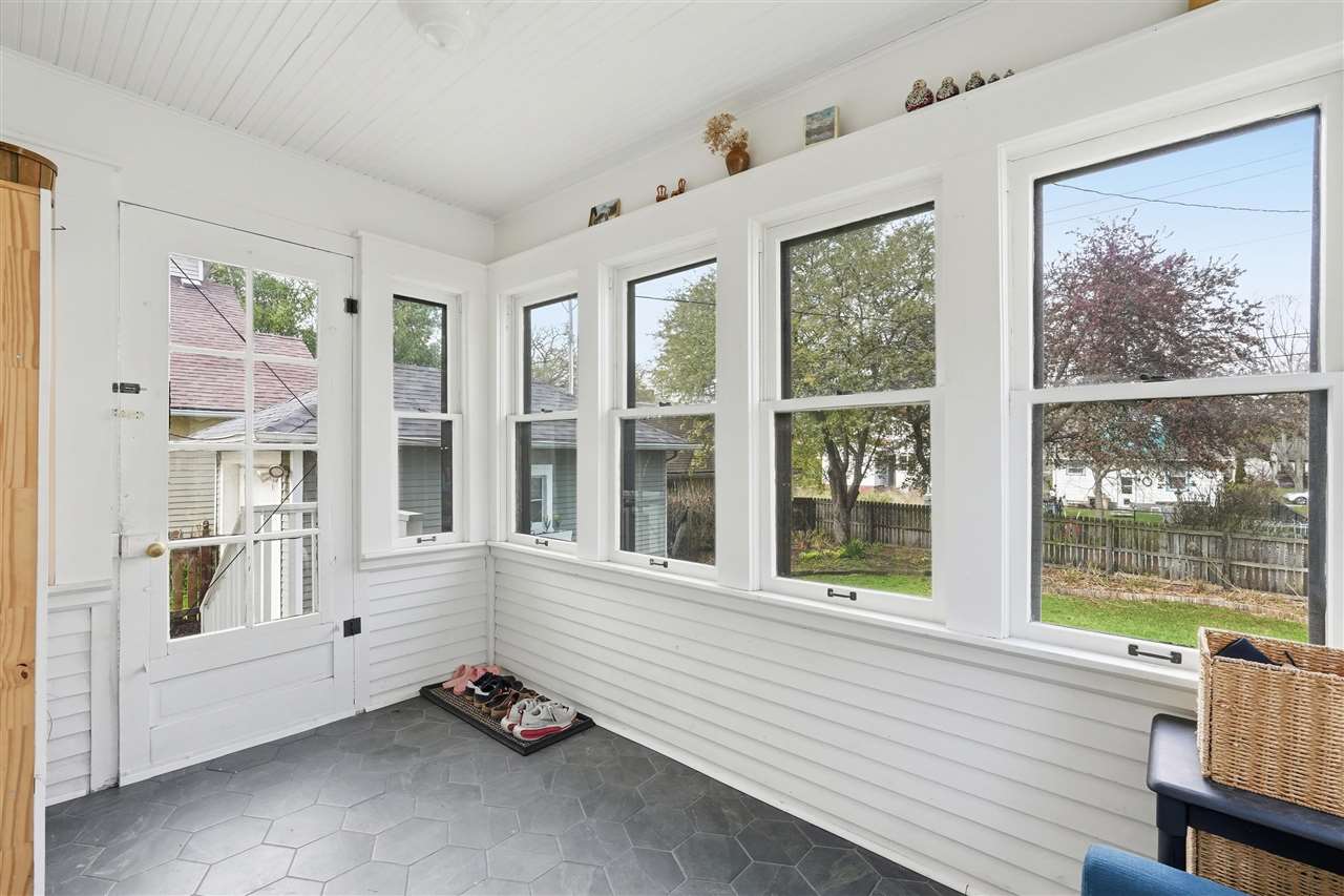 809 S 7th Avenue Iowa City IA 52245