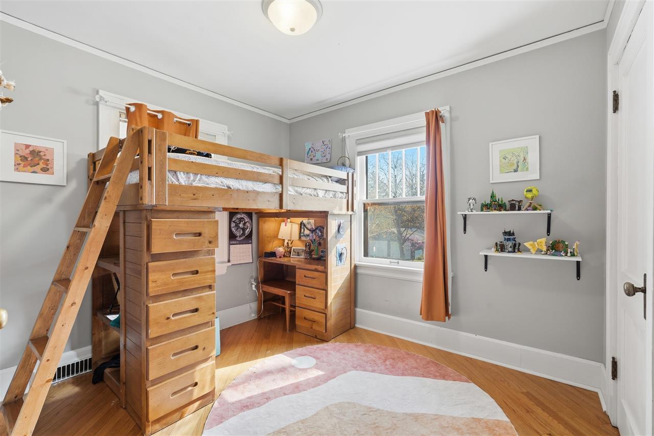 809 S 7th Avenue Iowa City IA 52245