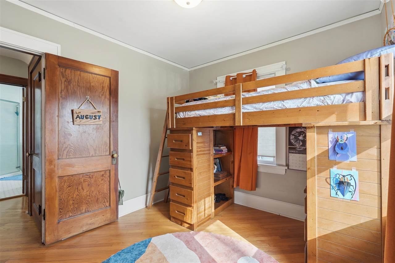 809 S 7th Avenue Iowa City IA 52245