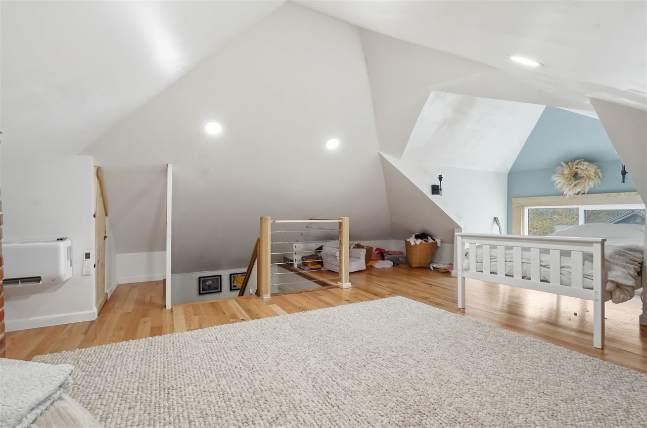 809 S 7th Avenue Iowa City IA 52245