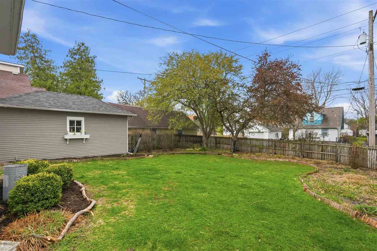 809 S 7th Avenue Iowa City IA 52245
