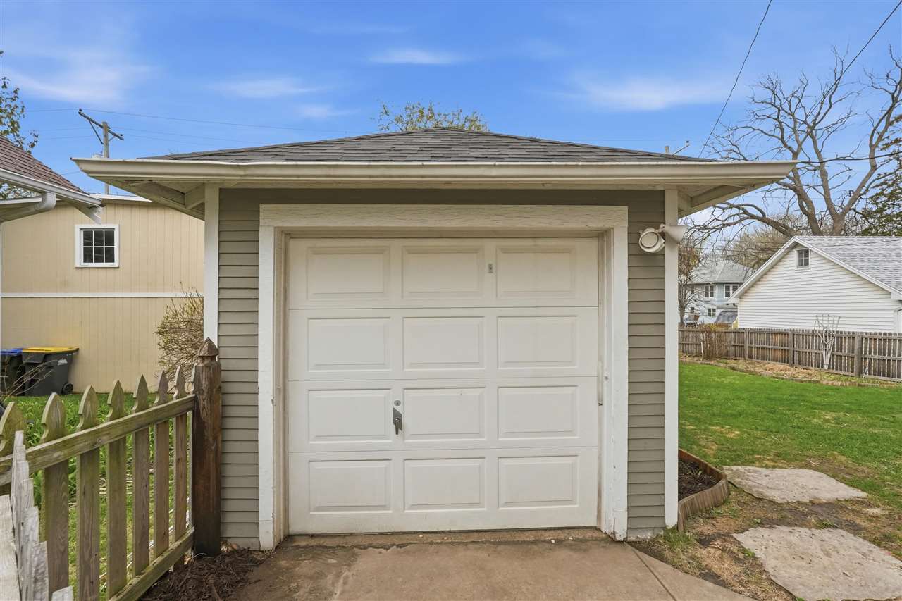 809 S 7th Avenue Iowa City IA 52245