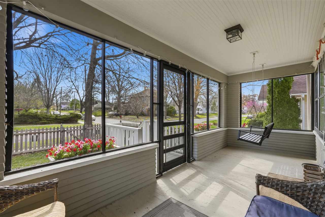809 S 7th Avenue Iowa City IA 52245